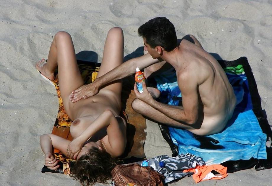 25P Stolen Pics - Beach Girls Part 1
