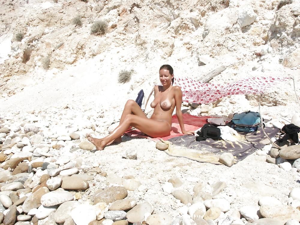 25P Stolen Pics - Beach Girls Part 3