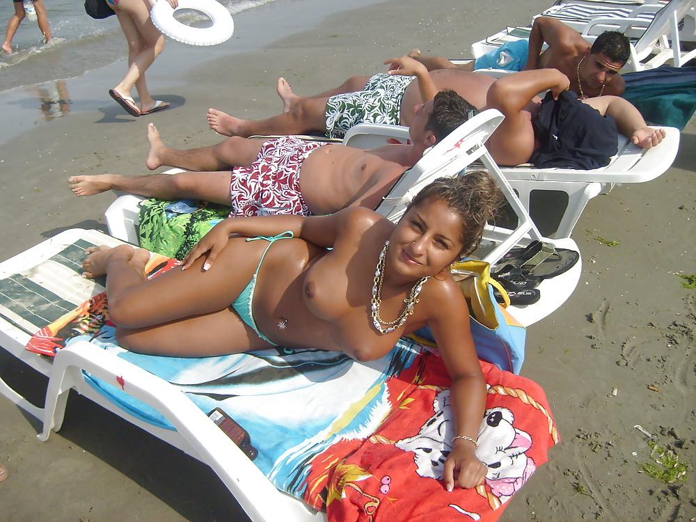 25P Stolen Pics - Beach Girls Part 3