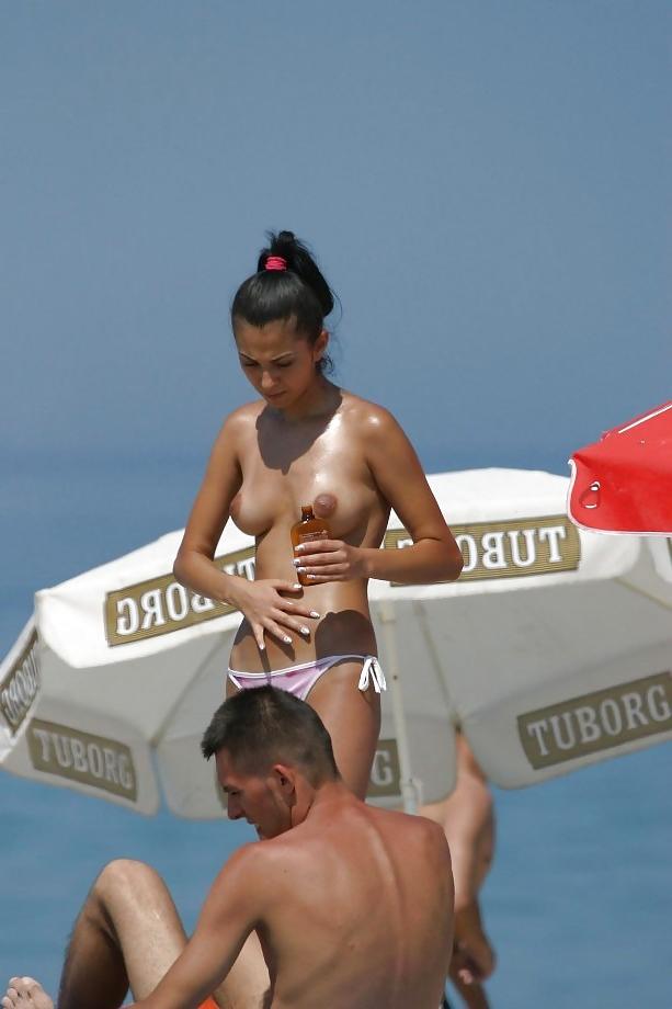 25P Stolen Pics - Beach Girls Part 3
