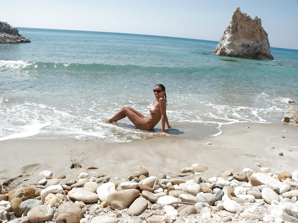 25P Stolen Pics - Beach Girls Part 3