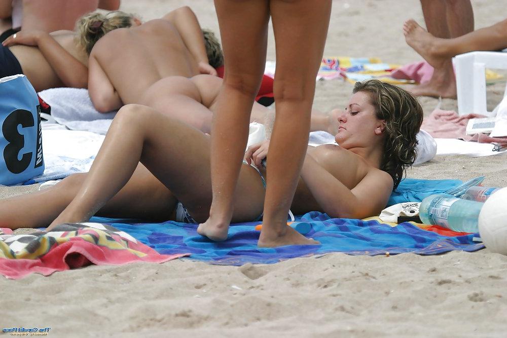 25P Stolen Pics - Beach Girls Part 4