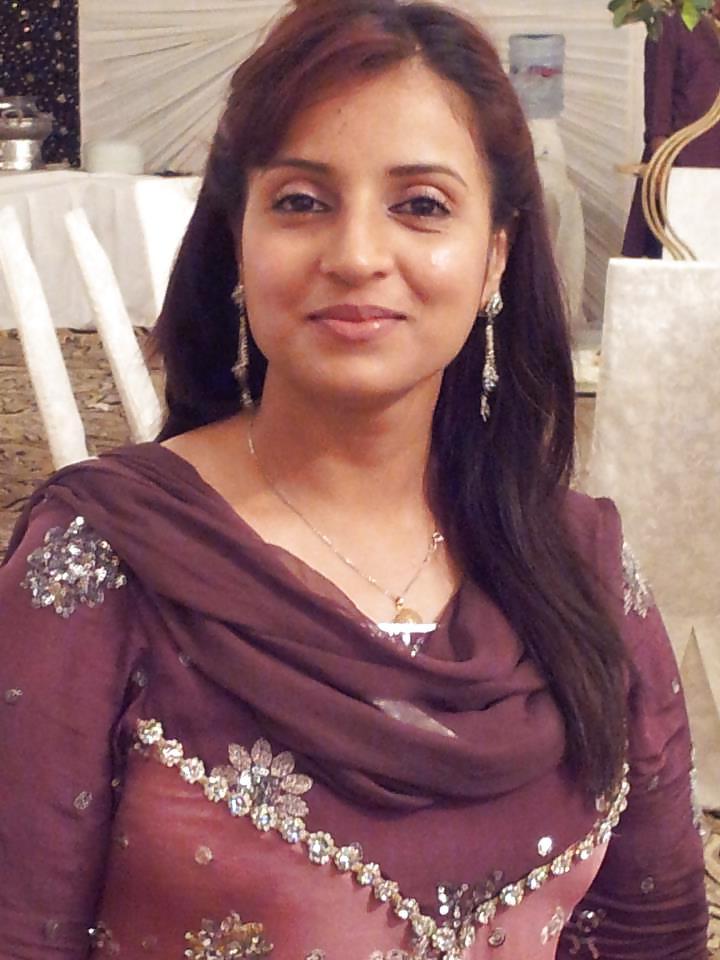 25P Delicious Muslim MILFs, Who Would You FUCK & How?