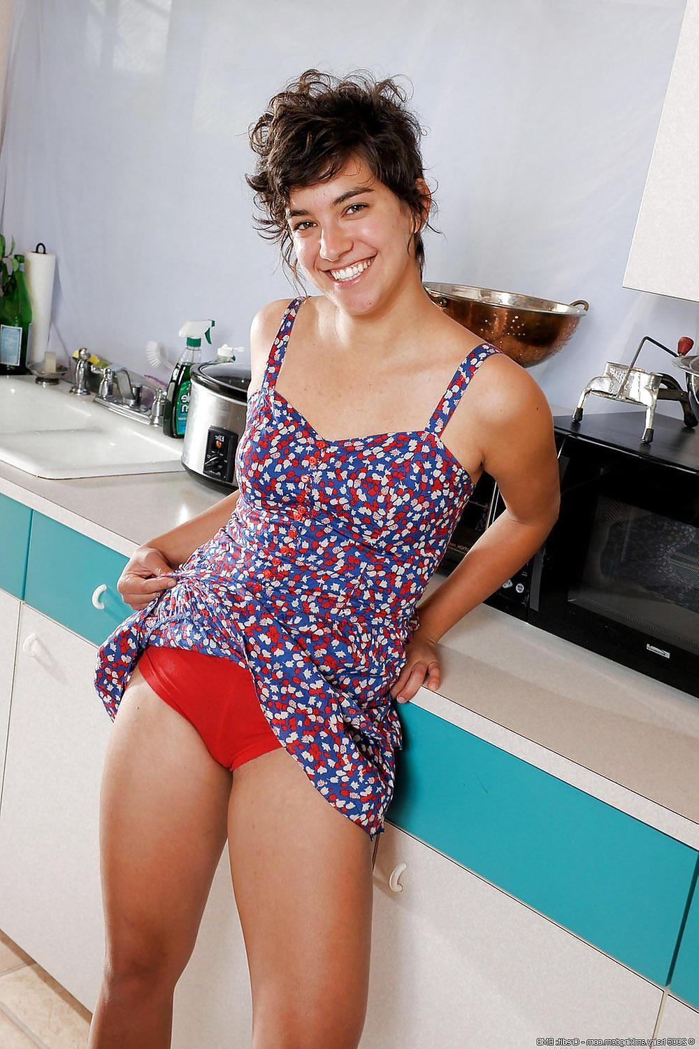 25P HAIRY GIRLS ARE SEXY - TIARA