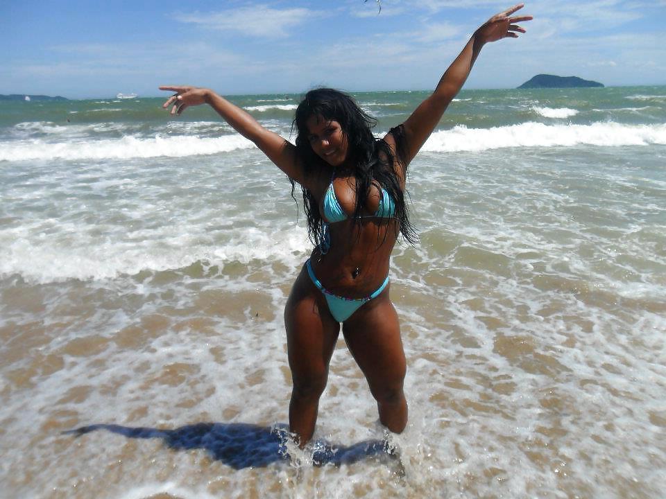 8P Bruna Brazilian Brunette in Beach Rio das Ostras