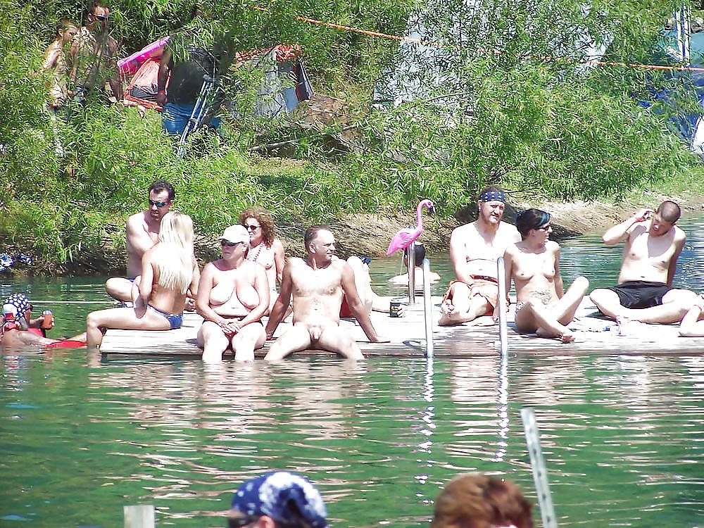 20P Naked beach 6.