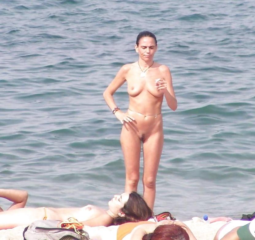 25P Horny Beach Day