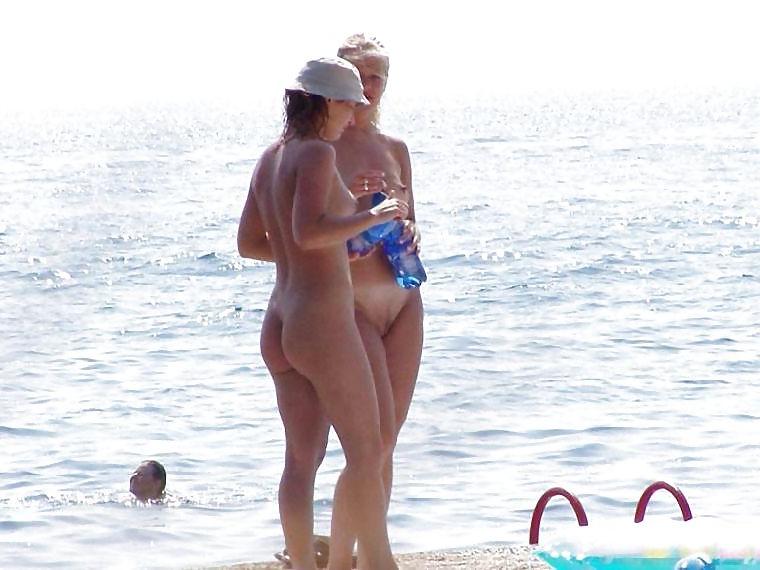 25P Horny Beach Day