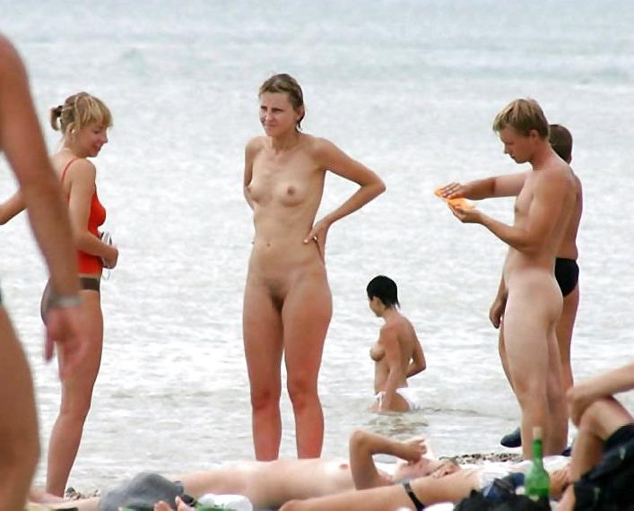 25P Horny Beach Day
