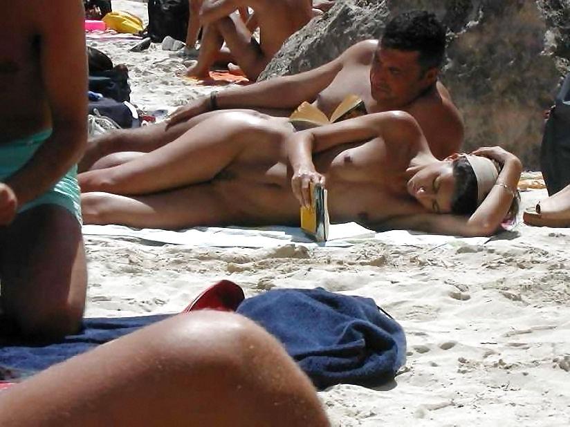 25P Horny Beach Day
