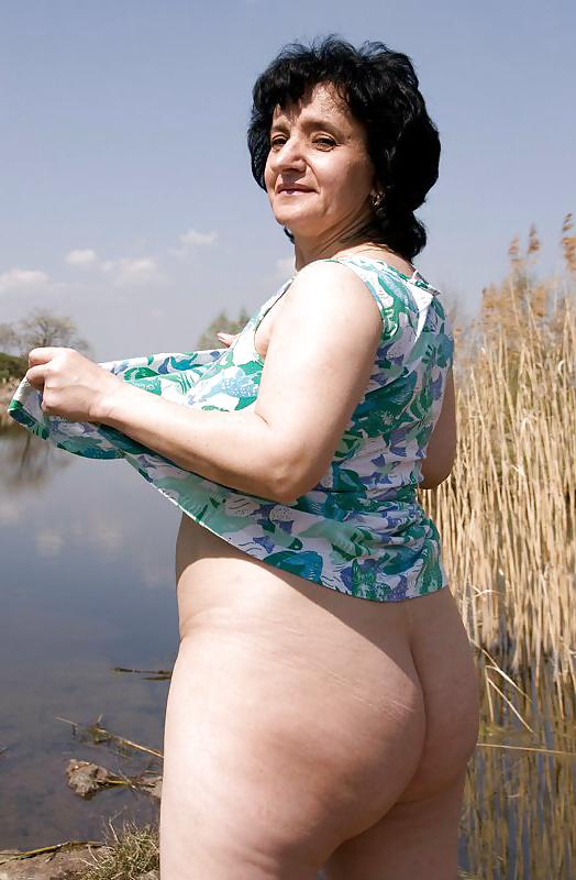 25P Various milfs and grannies