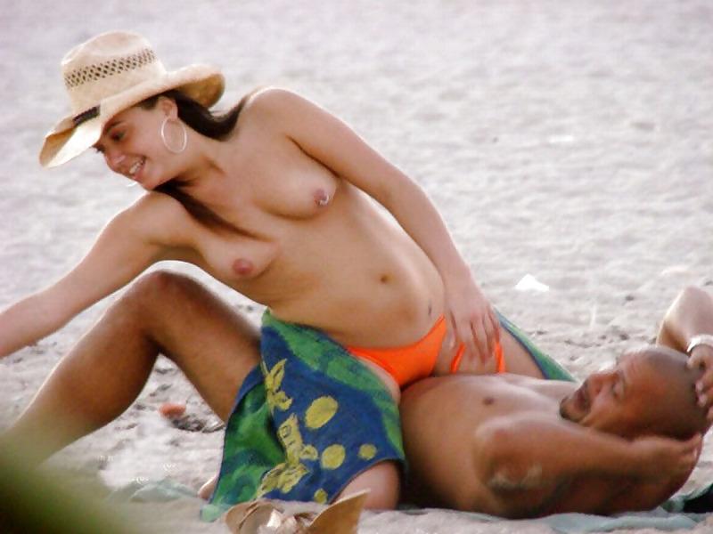 20P Naked beach 5.