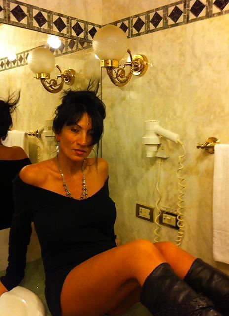 19P Italian milf: laura