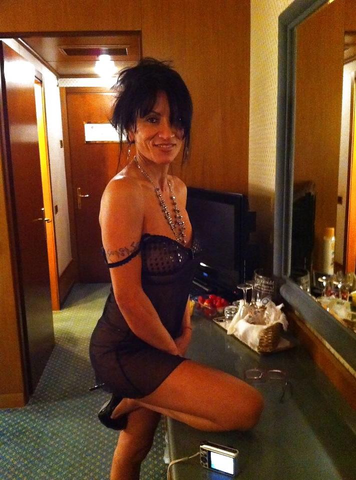 19P Italian milf: laura