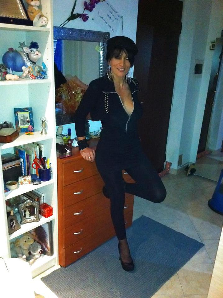19P Italian milf: laura