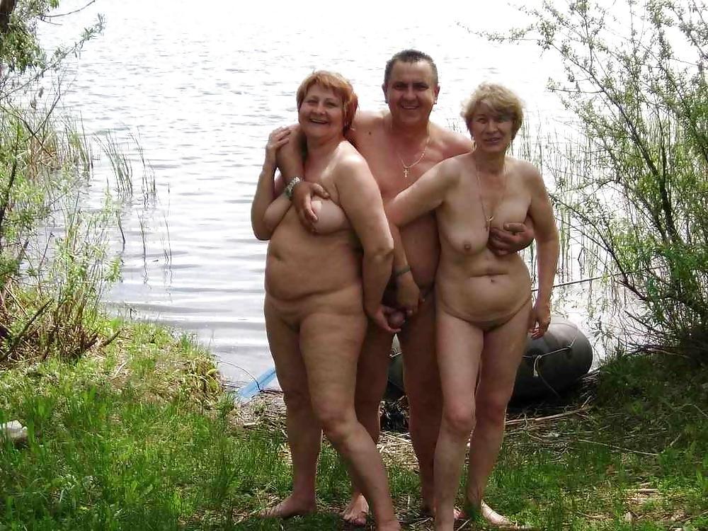20P Naked beach 7.