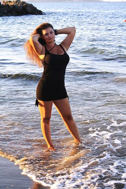 16P Busty Russian Woman 256