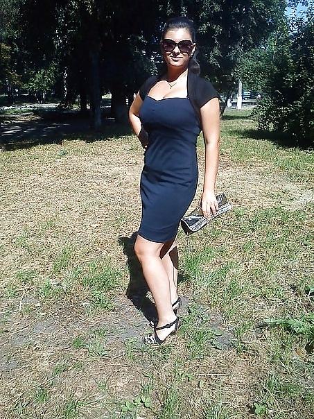 16P Busty Russian Woman 256