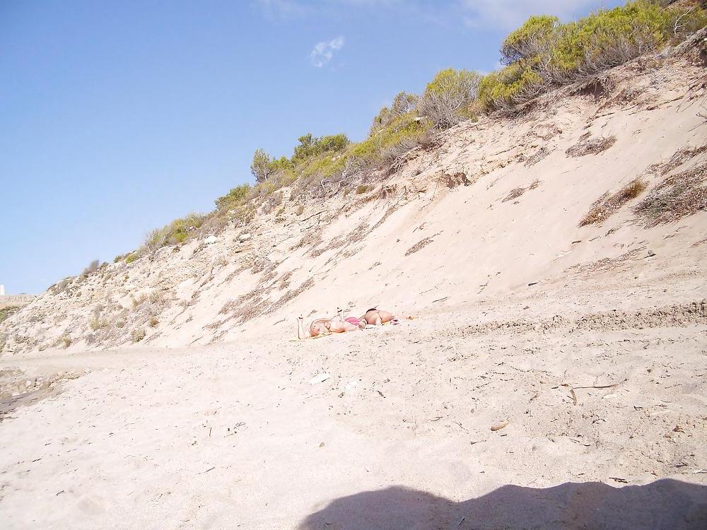 6P Fun on the beach 