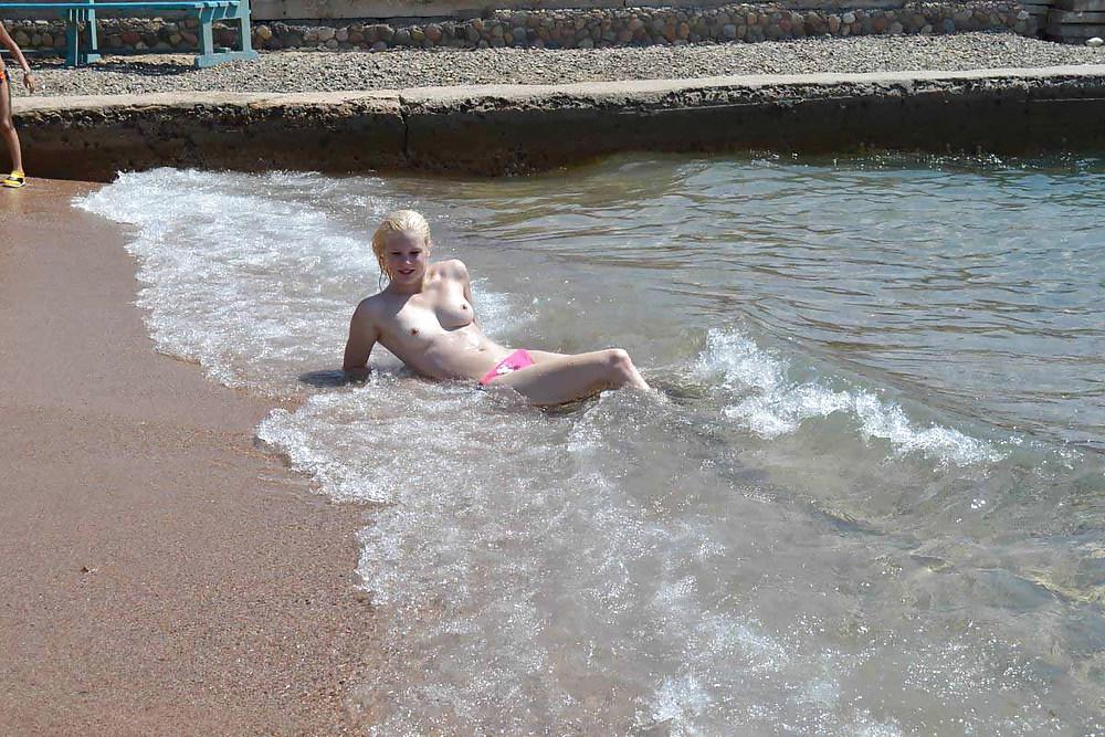 25P The beach 139
