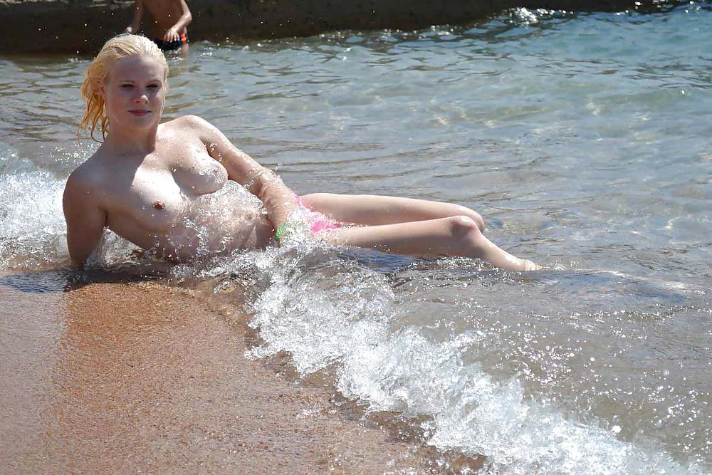 25P The beach 139