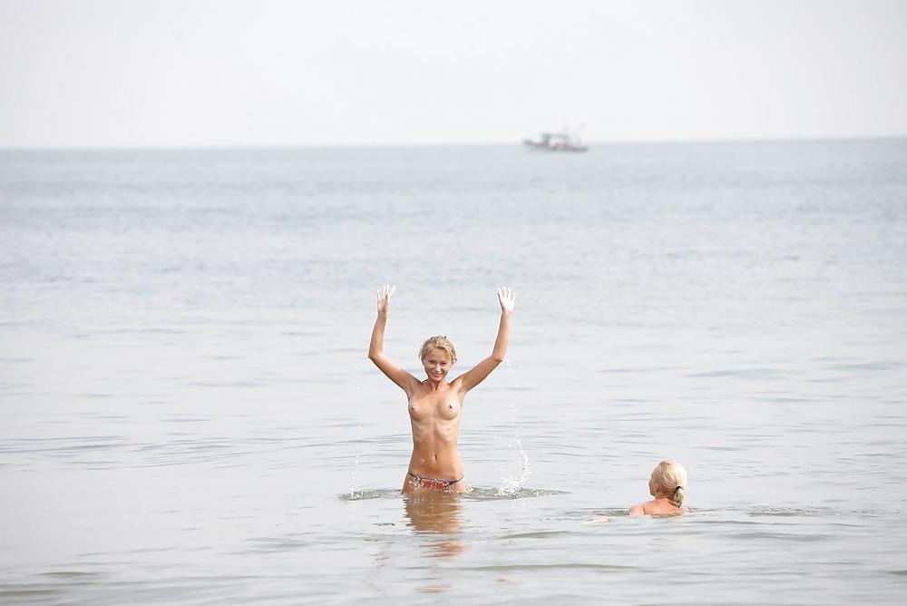 19P Beach Beauties 008 - Two Girls havin Fun