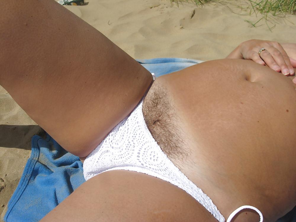 25P Sonnenbaden am Strand