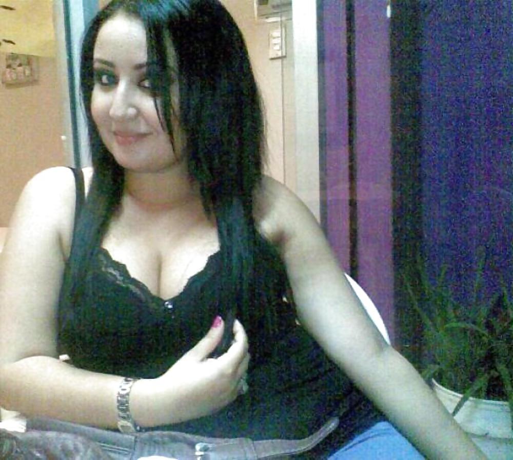 7P Arab woman 18