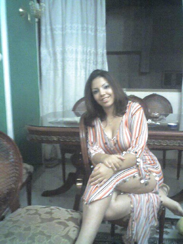 7P Arab woman 18