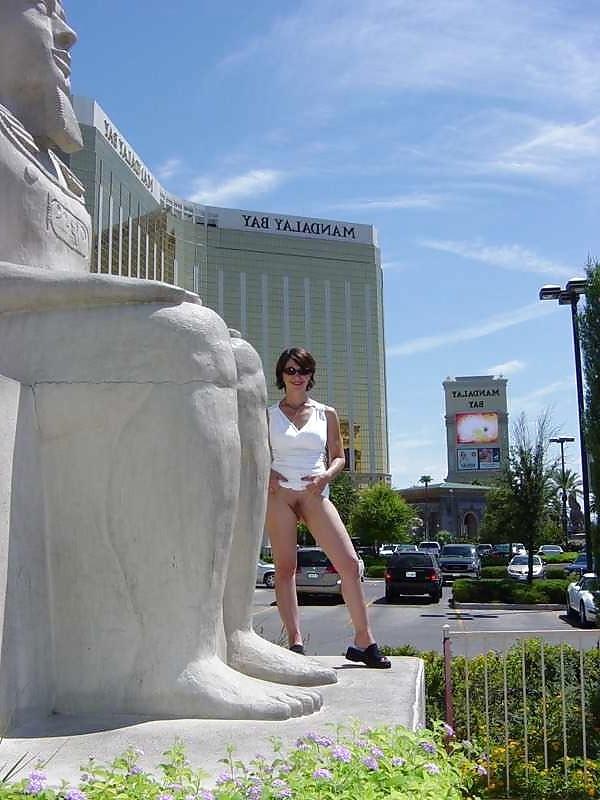 20P Upskirt public flash