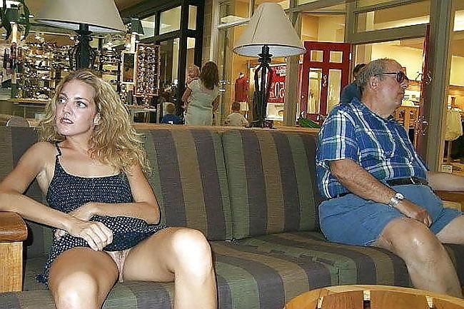 20P Upskirt public flash