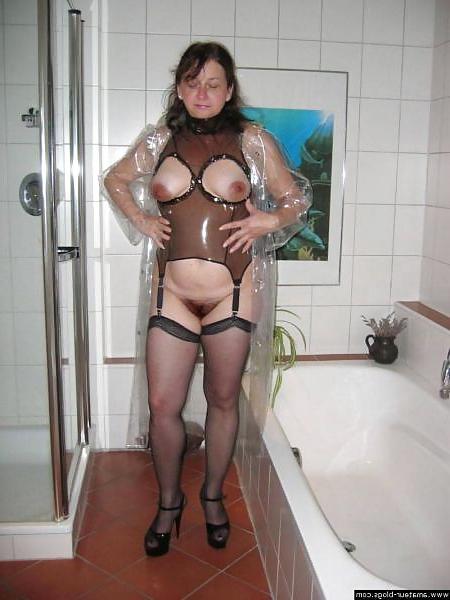 25P Sexy woman in lingerie