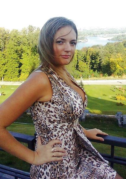 22P Busty Russian Woman 276