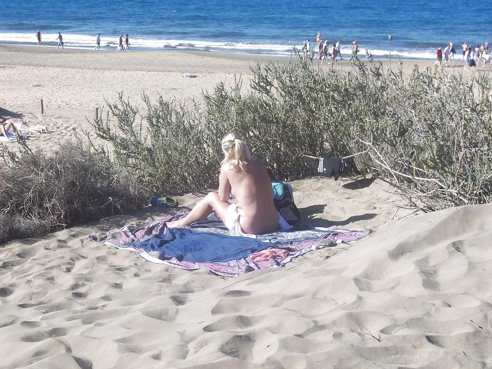 12P Athebeach on the beach