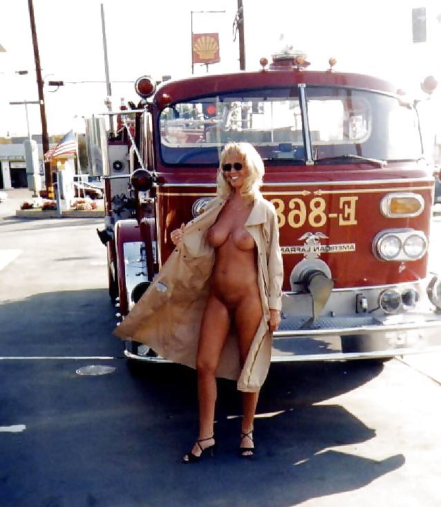 15P Flashing Females 19