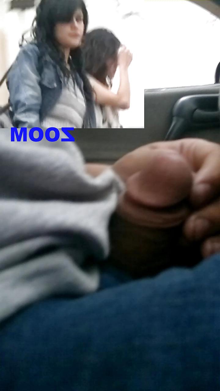 9P Flashing, exhibicionismo, en la calle con zoom