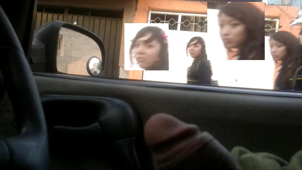 9P Flashing, exhibicionismo, en la calle con zoom