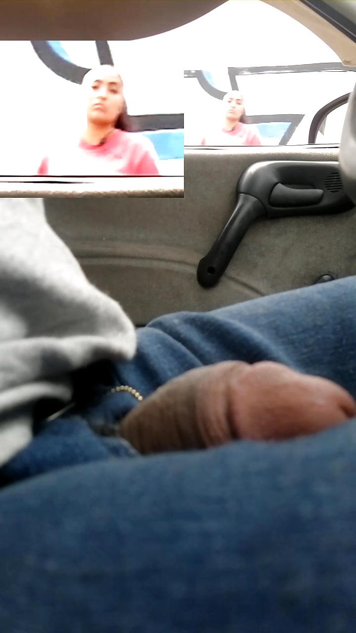 9P Flashing, exhibicionismo, en la calle con zoom