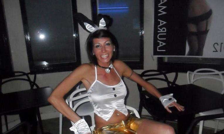 25P Sexy facebookslut Lsura flashing and see tits 2