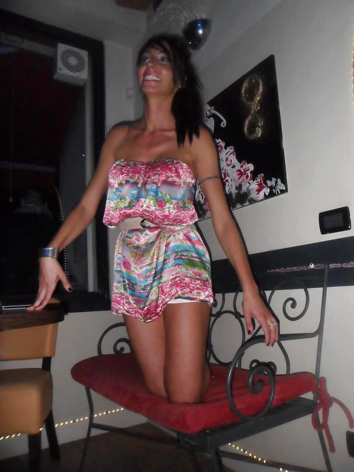 25P Sexy facebookslut Lsura flashing and see tits 2