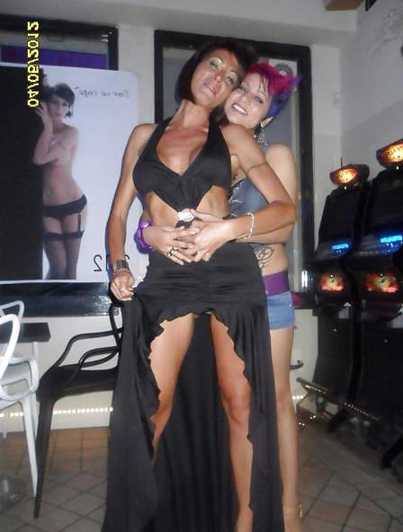 25P Sexy facebookslut Lsura flashing and see tits 2