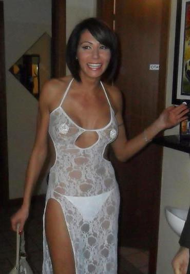 25P Sexy facebookslut Lsura flashing and see tits 2