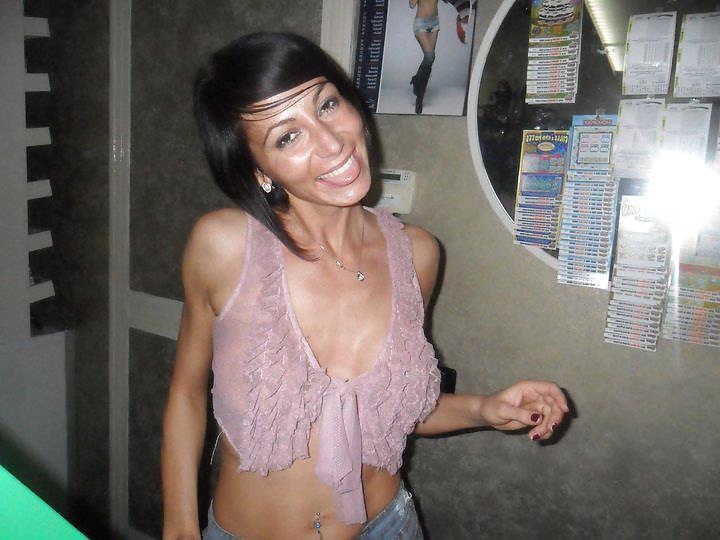 25P Sexy facebookslut Lsura flashing and see tits 2