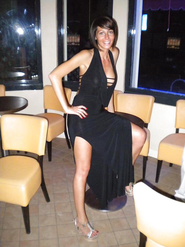 25P Sexy facebookslut Lsura flashing and see tits 2