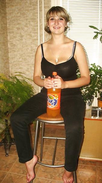 11P Busty Russian Woman 562