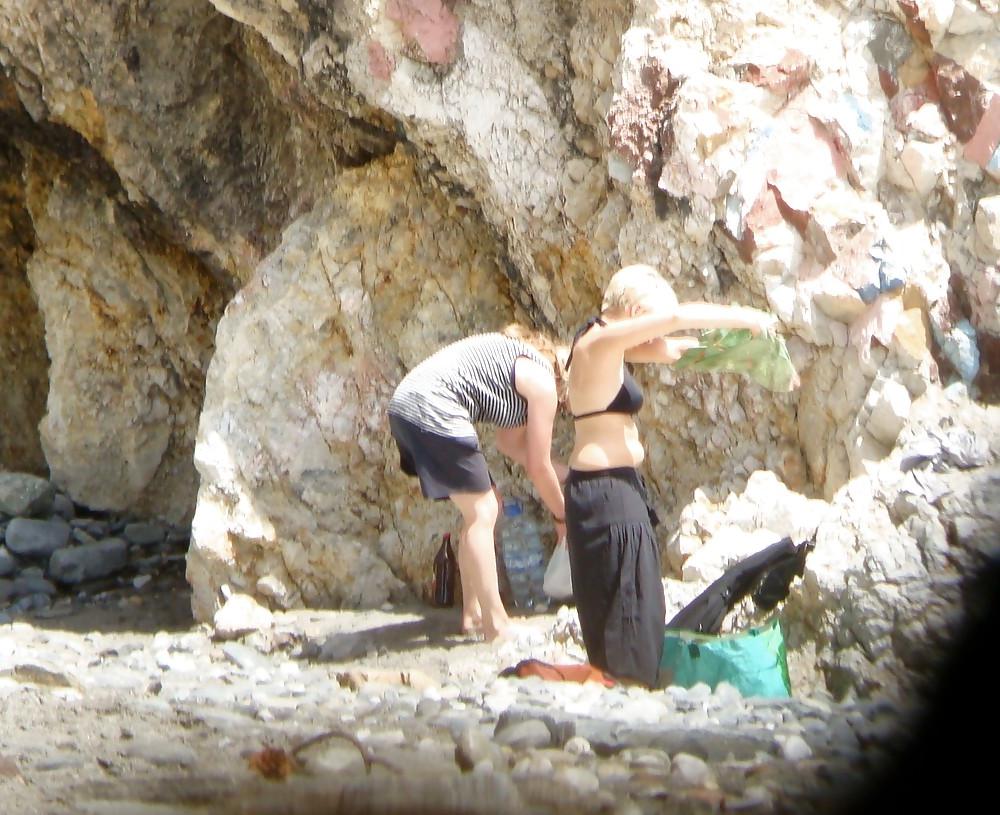 25P Ausziehen, Strippen oder Nacktwerden am Strand 1