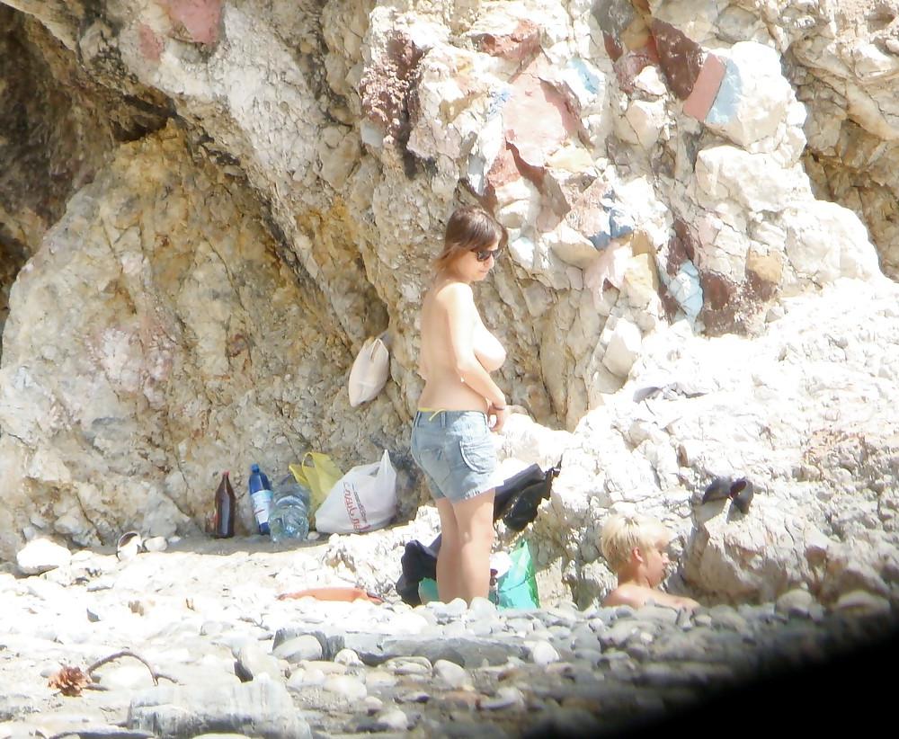 25P Ausziehen, Strippen oder Nacktwerden am Strand 1