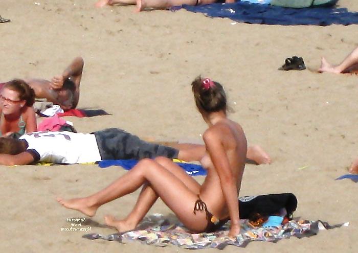 7P Beach undressing, strip or getting nude 2