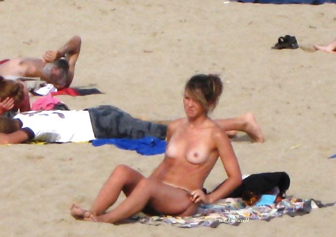 7P Beach undressing, strip or getting nude 2