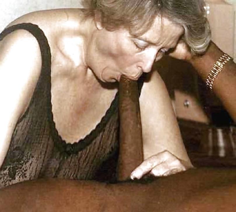 25P OLDER WOMAN LOVE COCK 19